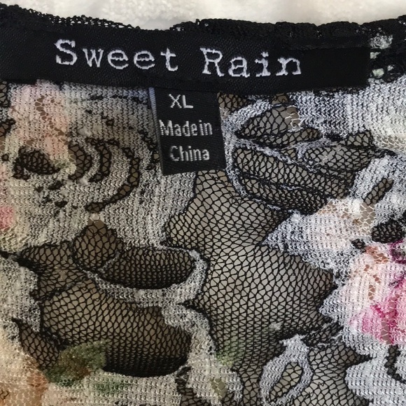 Sweet Rain Black Floral Lace Kimono - Picture 9 of 11